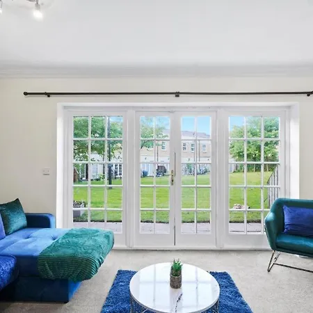 Lovely 4 Bedroom House In - Sleeps 10 Feriehus York