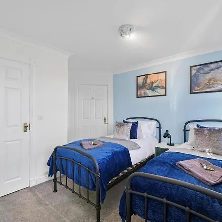 بيت للعطل Lovely 4 Bedroom House In - Sleeps 10 يورك