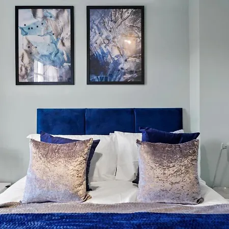 Lovely 4 Bedroom House In - Sleeps 10