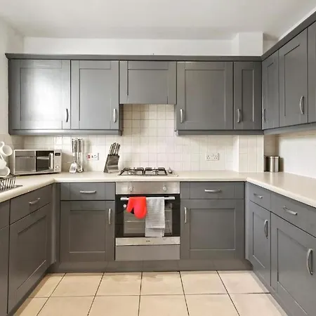 Lovely 4 Bedroom House In - Sleeps 10 York