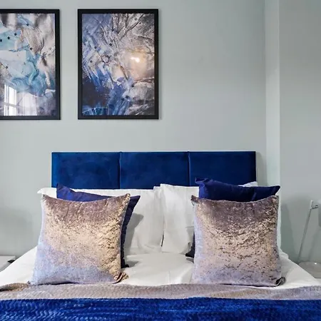 Lovely 4 Bedroom House In - Sleeps 10 * York